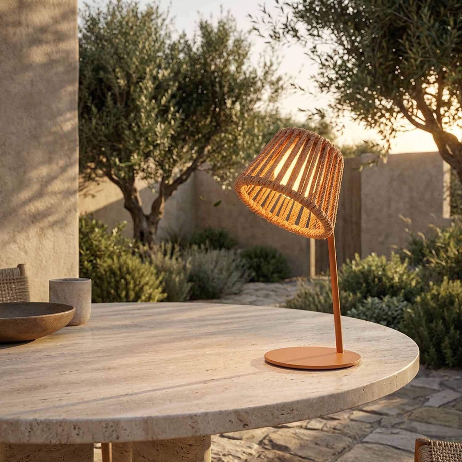 Up to 8 hours of light